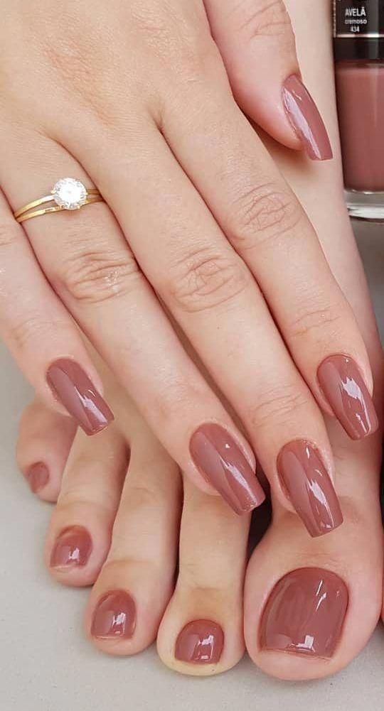 Glazed donut nails-στο-πεντικιούρ-ιδέες-τάσεις 2022- Glazed donut nails-στο-πεντικιούρ-ιδέες-τάσεις 2022-