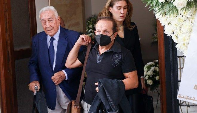 Μάρθα Καραγιάννη: Συγκίνηση στο τελευταίο αντίο – Οι στάχτες της στη θάλασσα μετά την αποτέφρωση