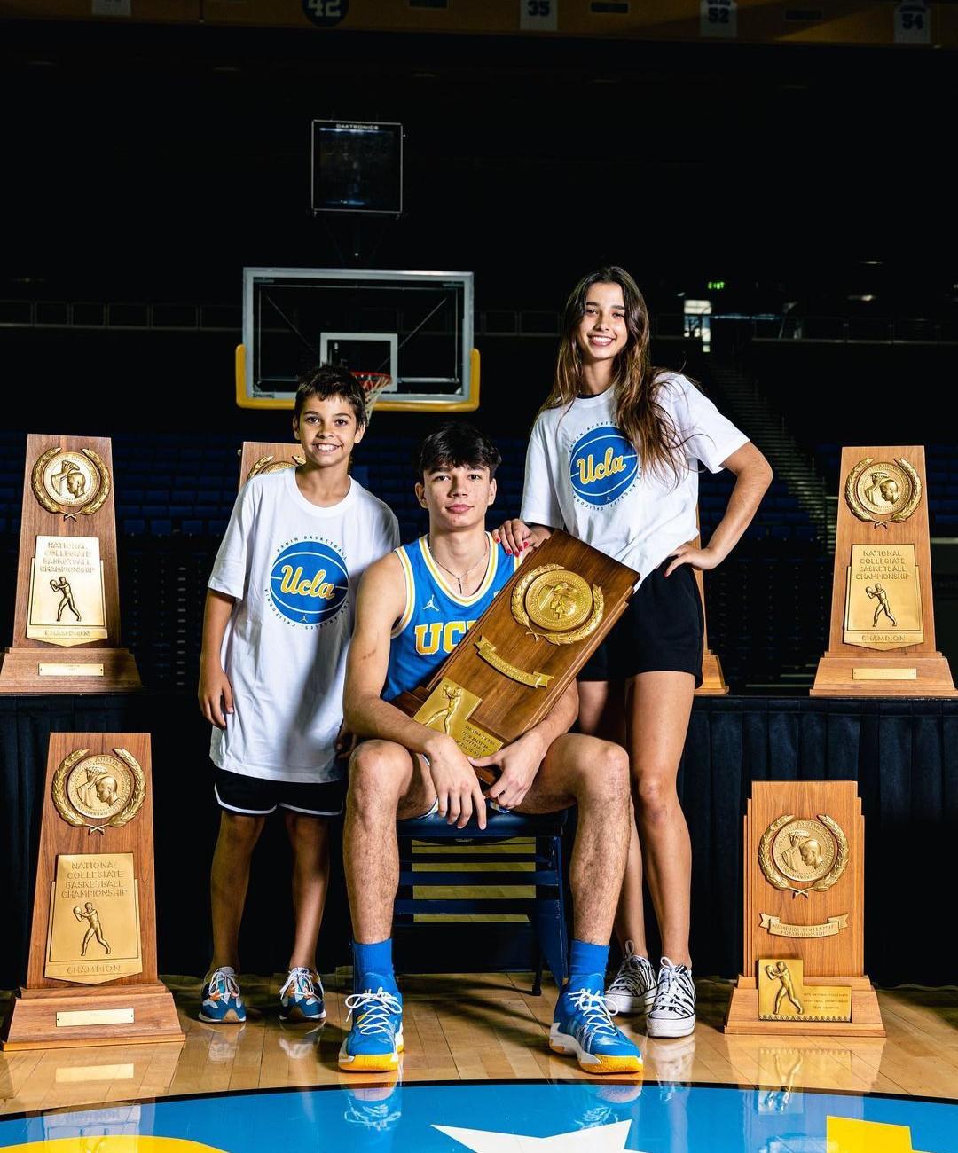 Πέτζα Στογιάκοβιτς – Αλέκα Καμηλά : Αυτός είναι ο κούκλος 18χρονος γιος τους