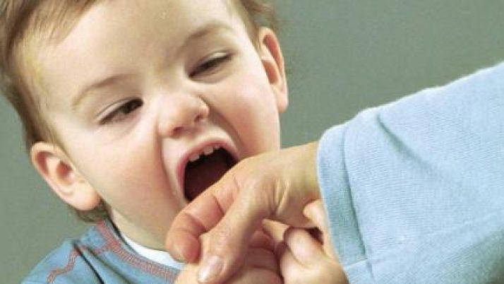 το-παιδί-με-χτυπάει-τι-να-κάνω- το-παιδί-με-χτυπάει-τι-να-κάνω-