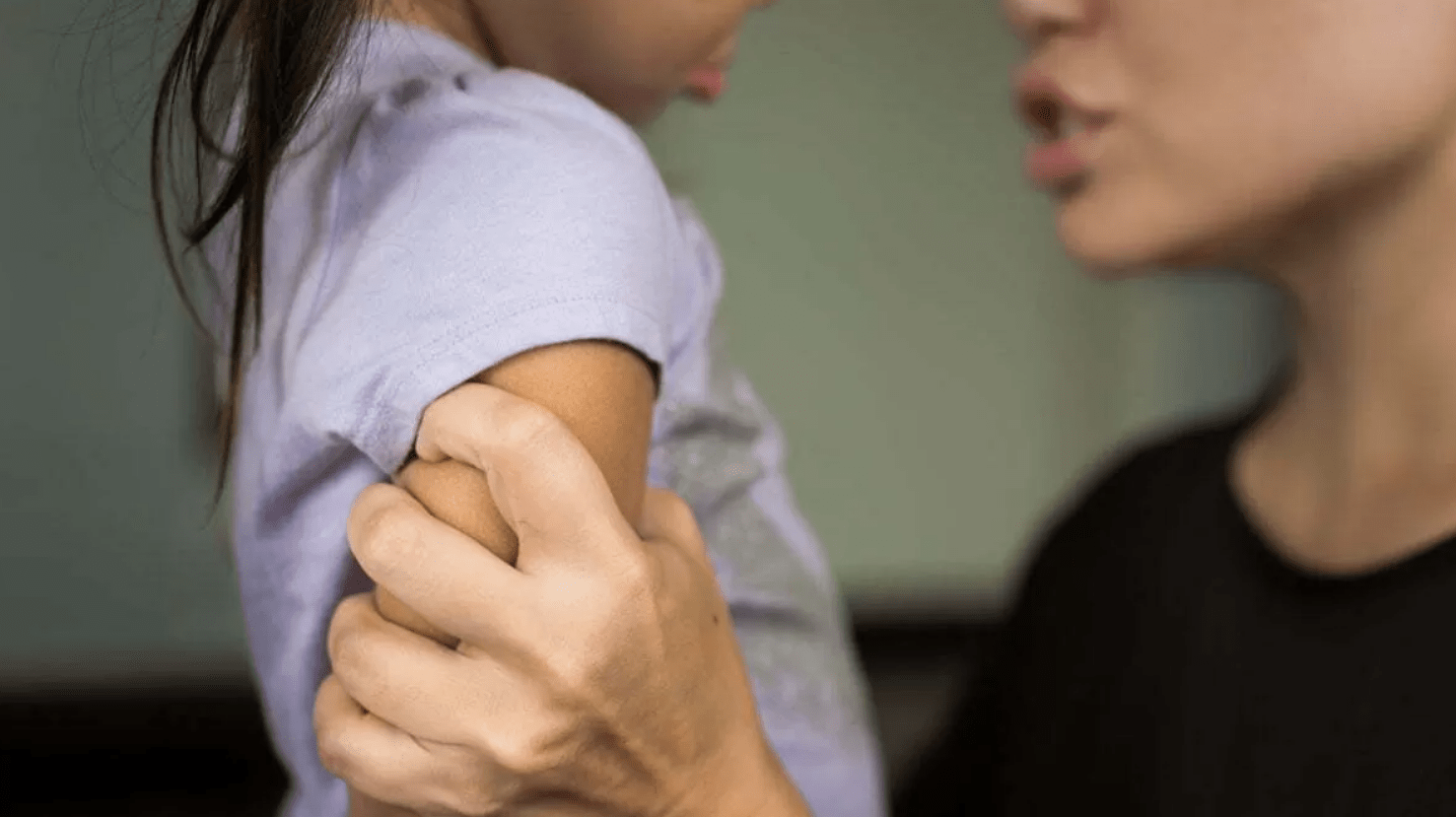 το-παιδί-με-χτυπάει-τι-να-κάνω- το-παιδί-με-χτυπάει-τι-να-κάνω-