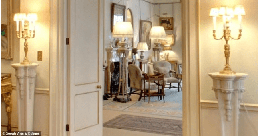 Βασιλιάς Κάρολος: Δεν θα μείνει στο Μπάκιγχαμ αλλά στο Clarence House