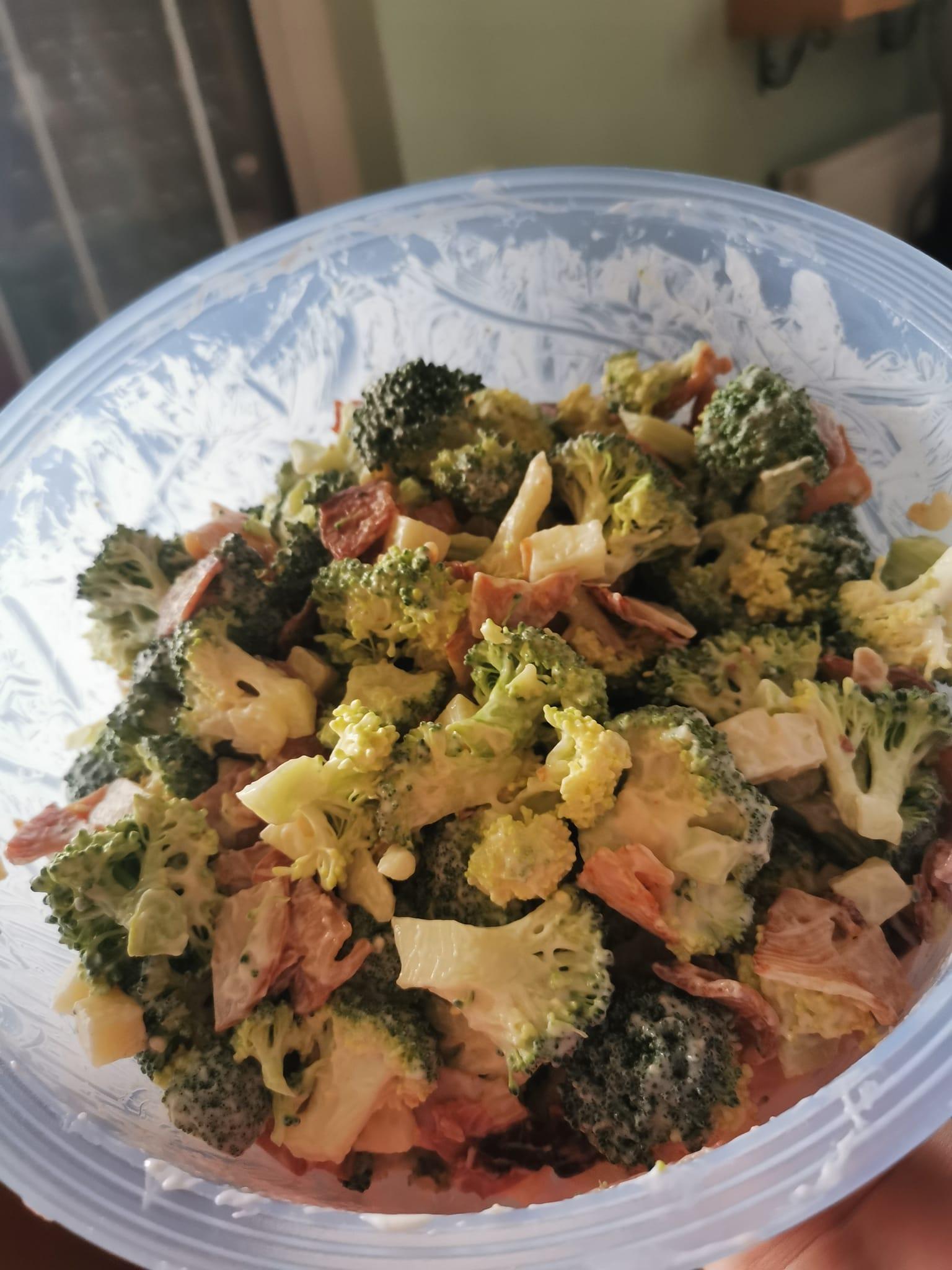 σαλάτα-μπρόκολο-με-σώς-συνταγή-