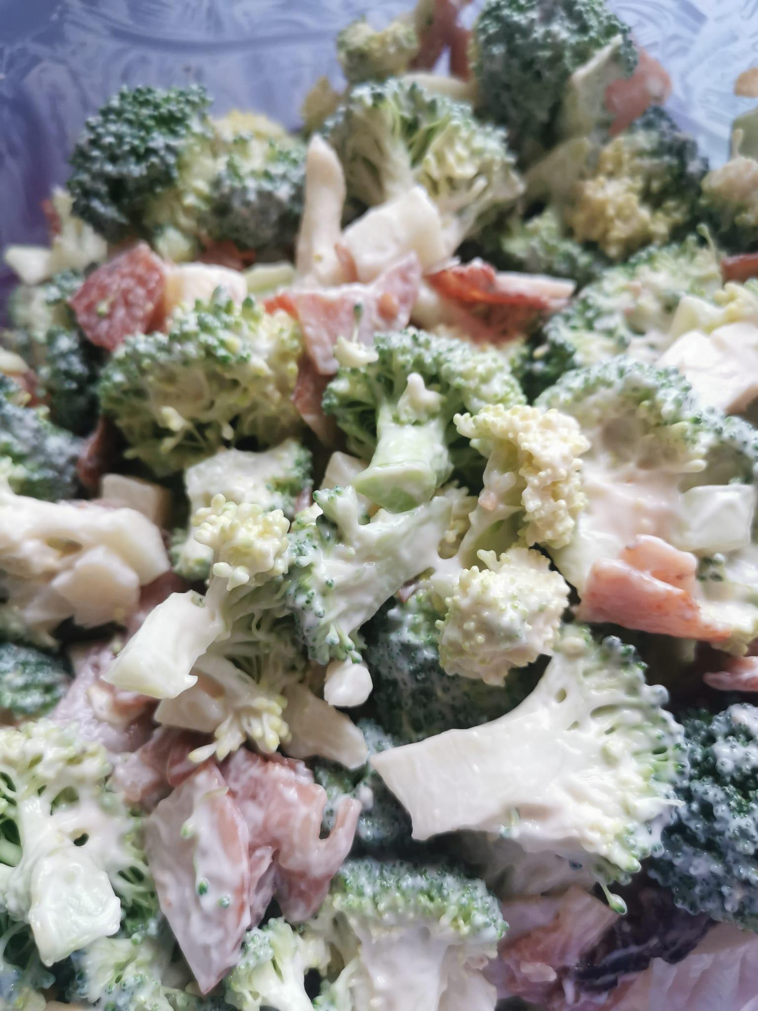 σαλάτα-μπρόκολο-με-σώς-συνταγή-