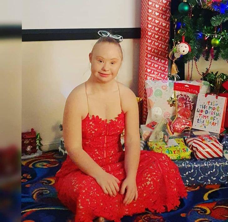 Madeline Stuart-η-ιστορία-για-το-μοντέλο-με-σύνδρομο down-και-αυτισμό- Madeline Stuart-η-ιστορία-για-το-μοντέλο-με-σύνδρομο down-και-αυτισμό-