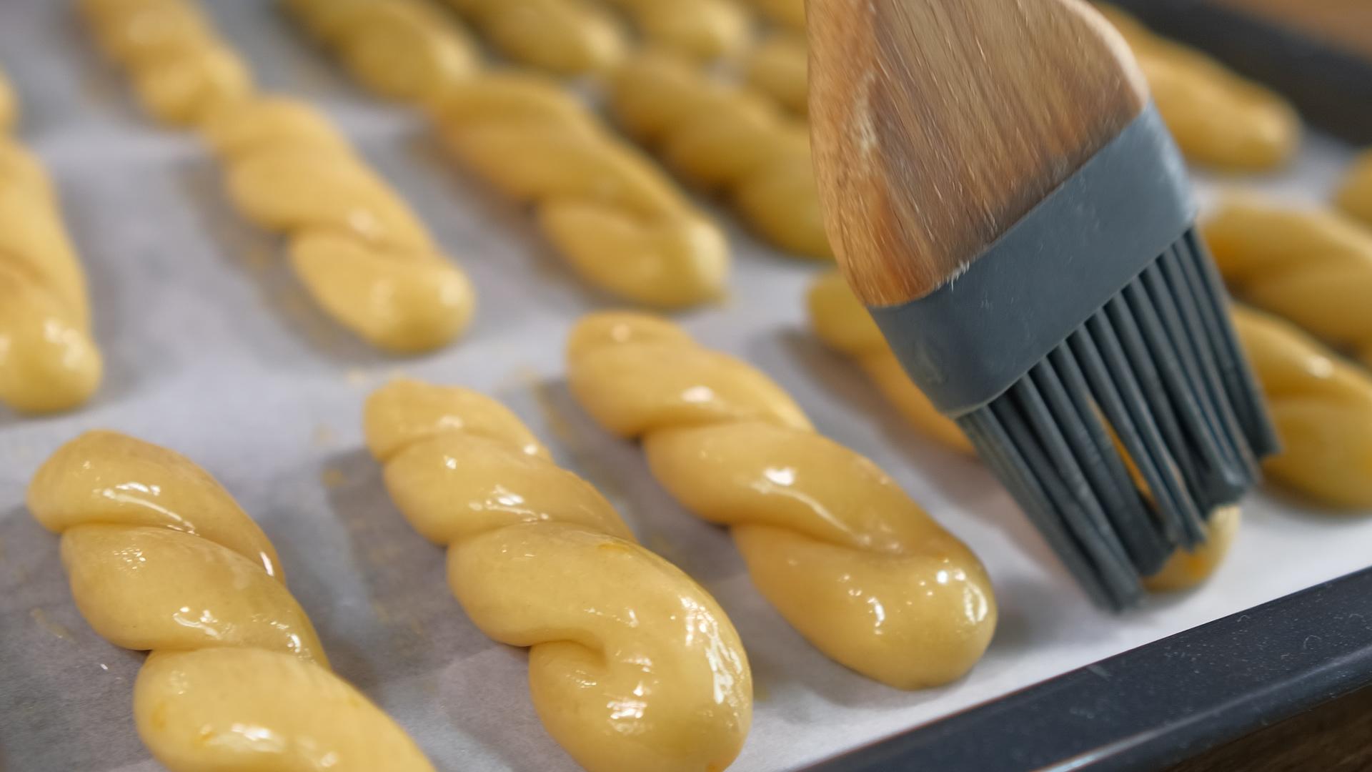 Μαλακά κουλουράκια με ελαστική ζύμη