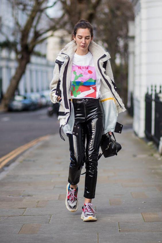 αντιανεμικό μπουφάν-με-γούνινο πανωφόρι-ιδέες-Φθινόπωρο 2022- αντιανεμικό μπουφάν-με-γούνινο πανωφόρι-ιδέες-Φθινόπωρο 2022-