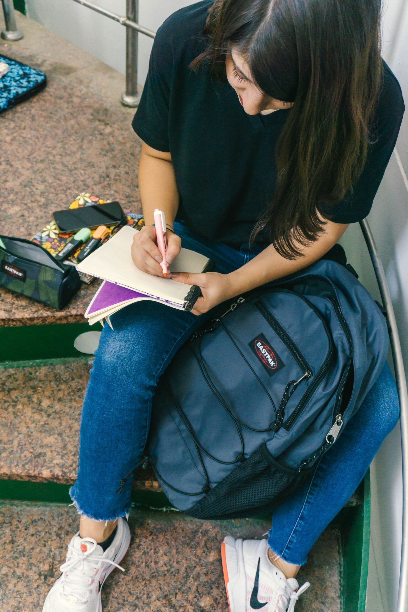 Back to school 2026: Η μετάβαση από το Δημοτικό στο Γυμνάσιο και το άγχος της Εφηβείας