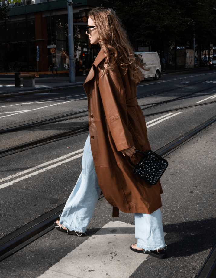 ιδέες-με-flared jeans-τον-Χειμώνα 2023-τάσεις-