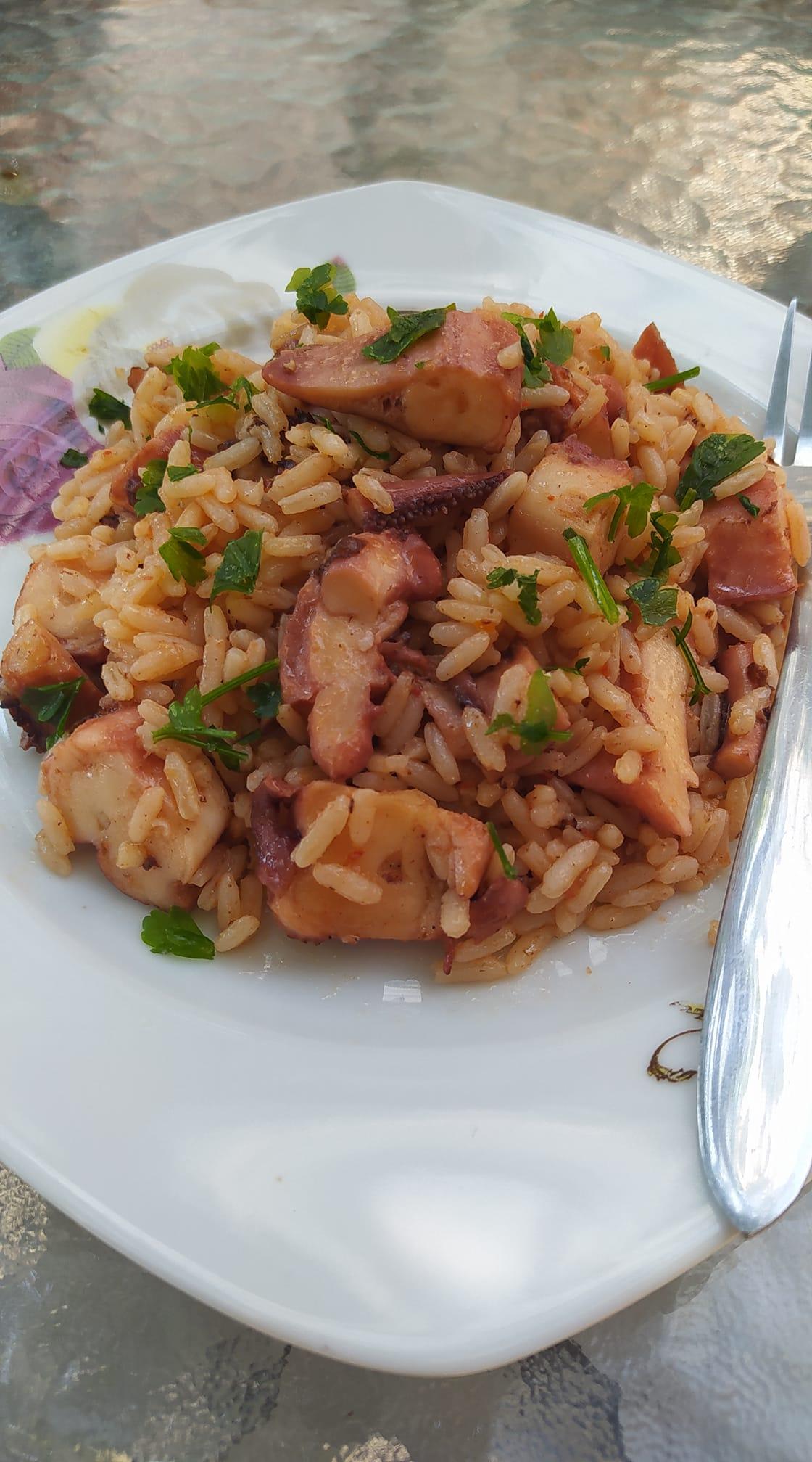 Πιλάφι -με- χταπόδι- Πιλάφι -με- χταπόδι-