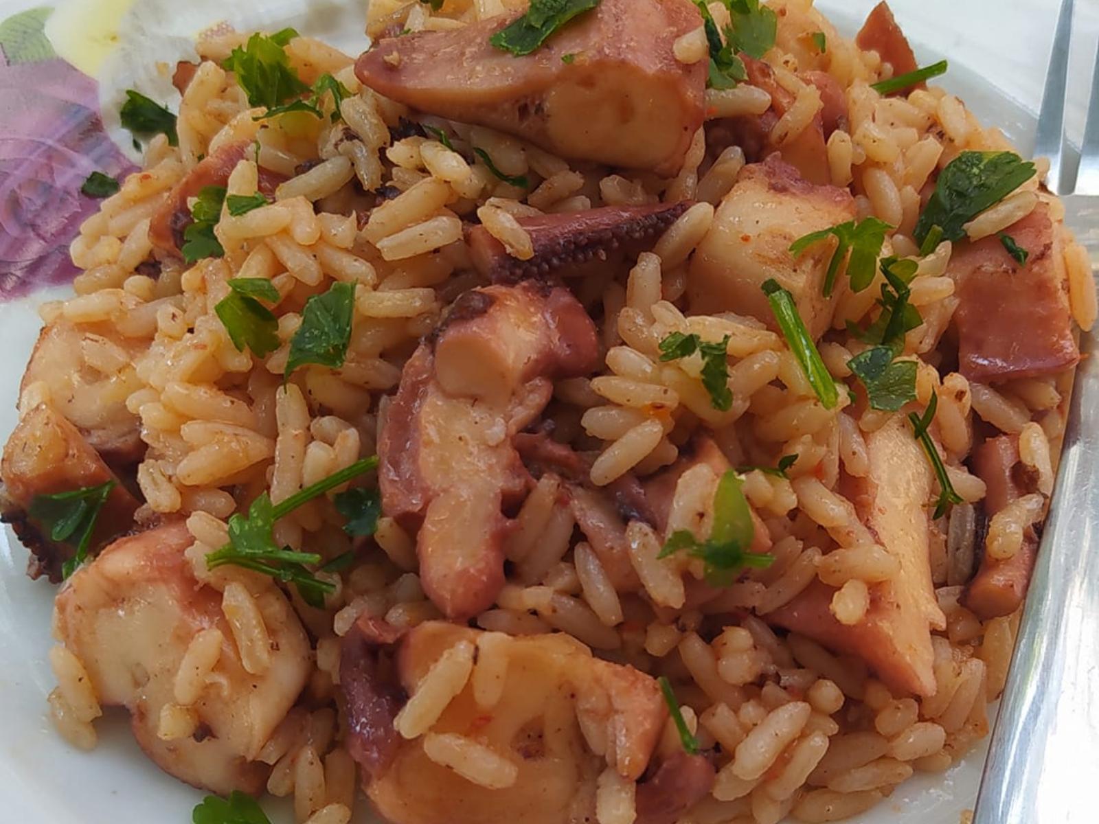 Πιλάφι -με- χταπόδι- Πιλάφι -με- χταπόδι-