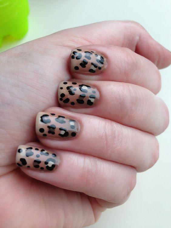 animal print-στα-νύχια-ιδέες-Φθινόπωρο 2022-