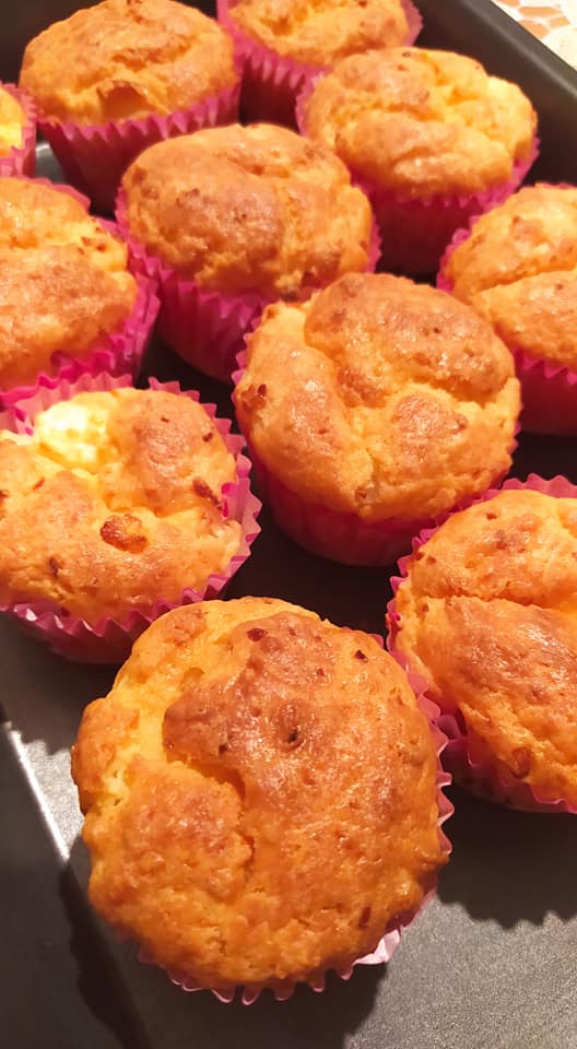 Αφράτα -τυροψωμάκια- σε -φόρμα- Αφράτα -τυροψωμάκια- σε -φόρμα-