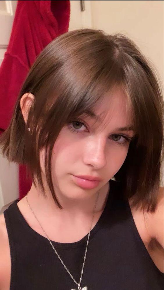 Chin bangs-τάσεις-Χειμώνας 2023-ιδέες- Chin bangs-τάσεις-Χειμώνας 2023-ιδέες-