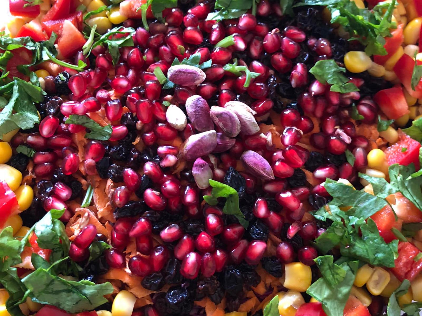 συνταγή-για-φθινοπωρινή-σαλάτα-με-ρόδι-