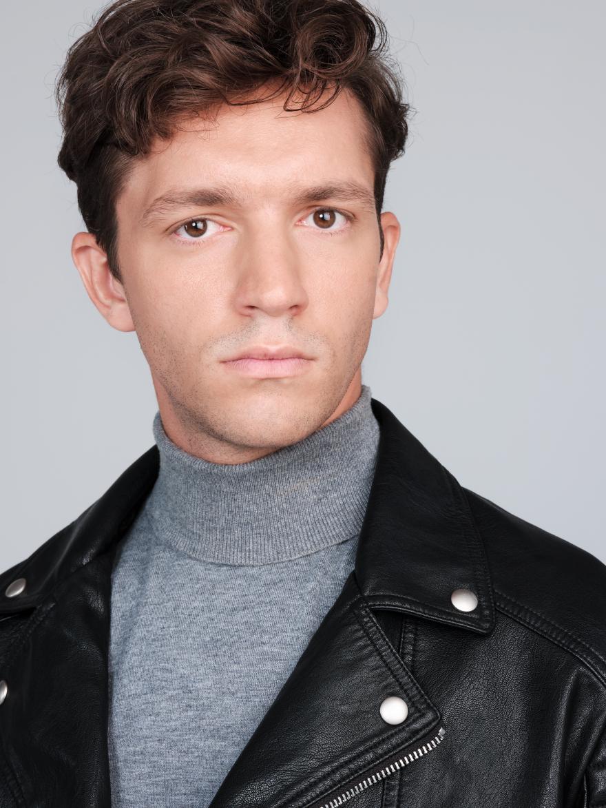 Μαύρο Ρόδο : Με ποιον συμφωνεί η Κύρα