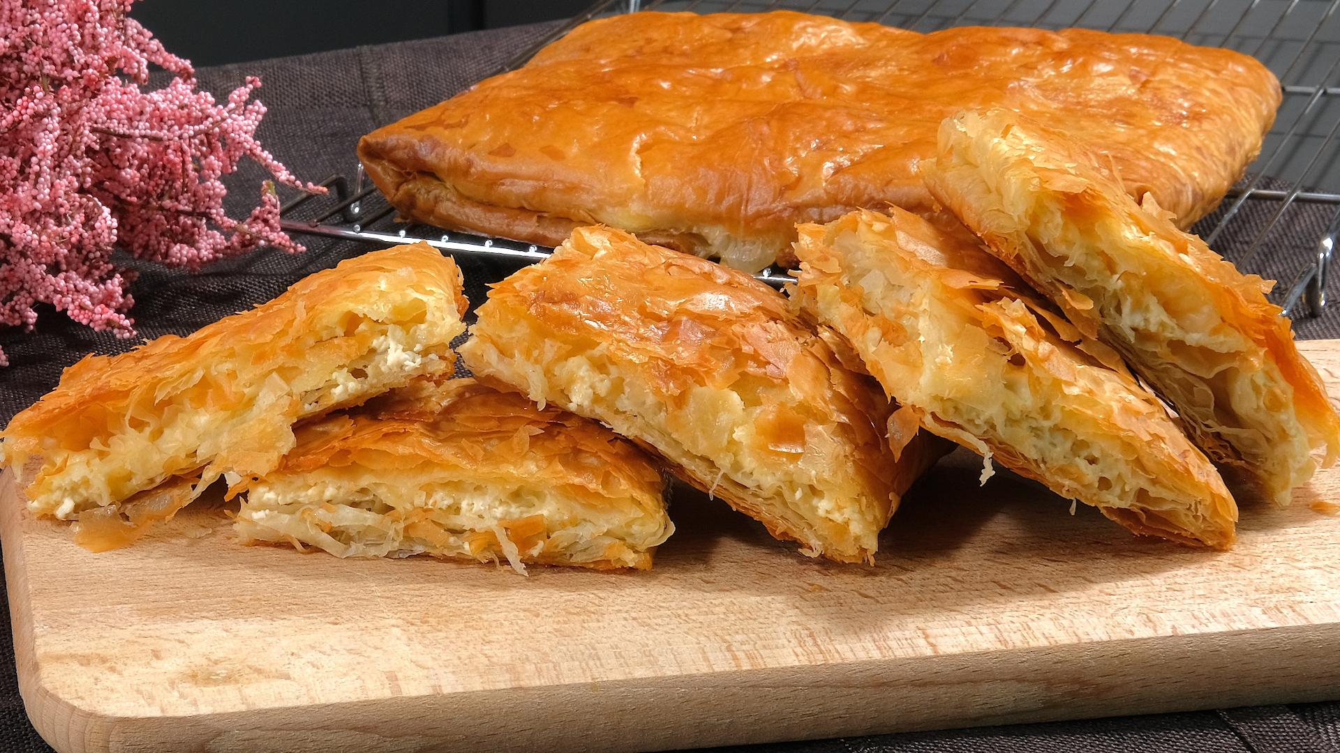 τυρόπιτα-με-φύλλο κρούστας-σαν-μπουγάτσα-συνταγή-