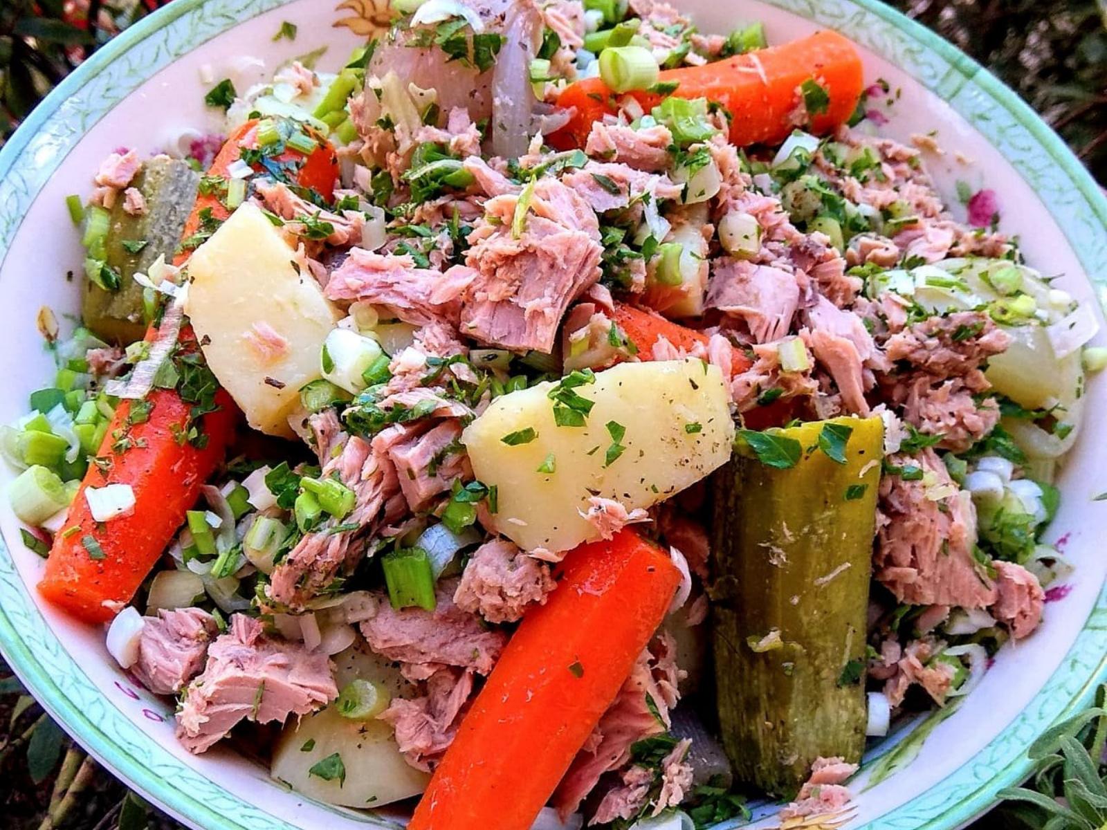 σαλάτα-με-βραστά λαχανικά-και-τόνο-συνταγή- σαλάτα-με-βραστά λαχανικά-και-τόνο-συνταγή-