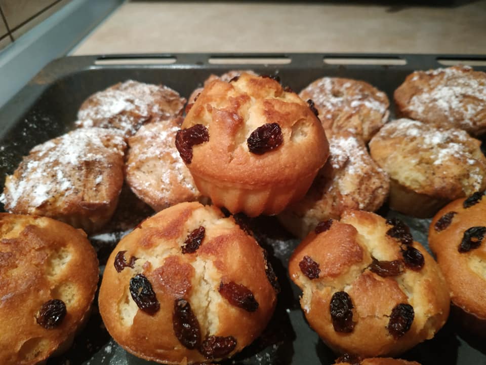 συνταγή-για-μηλοπιτάκια-με-σταφίδες- συνταγή-για-μηλοπιτάκια-με-σταφίδες-