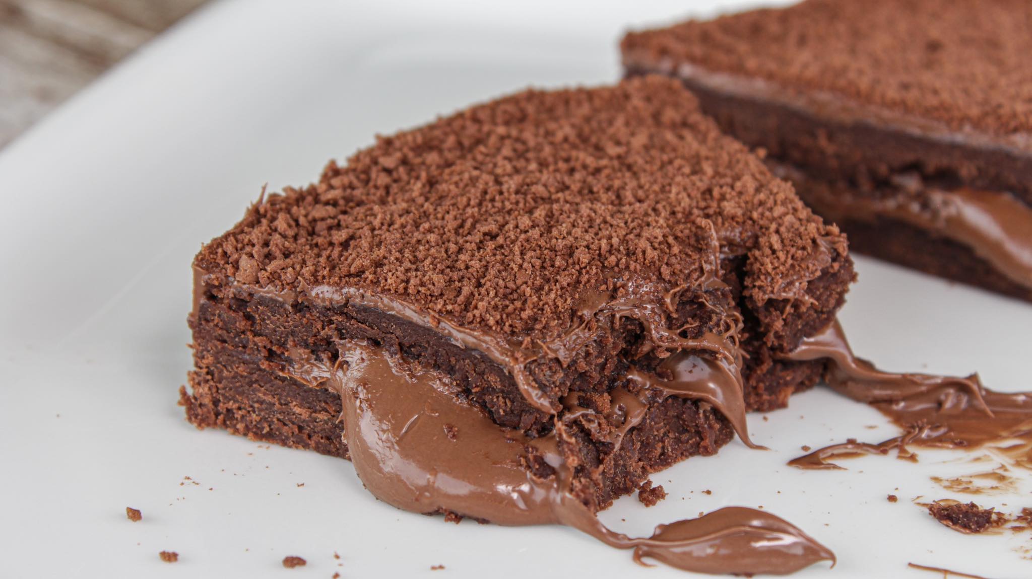 Γιαουρτένιο-σοκολατόγλυκο-με 3 υλικά-συνταγή-