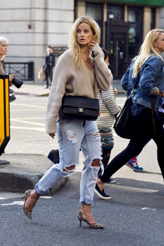 animal print-γόβες-με-τζιν-παντελόνι με σκισίματα-τάσεις 2023-