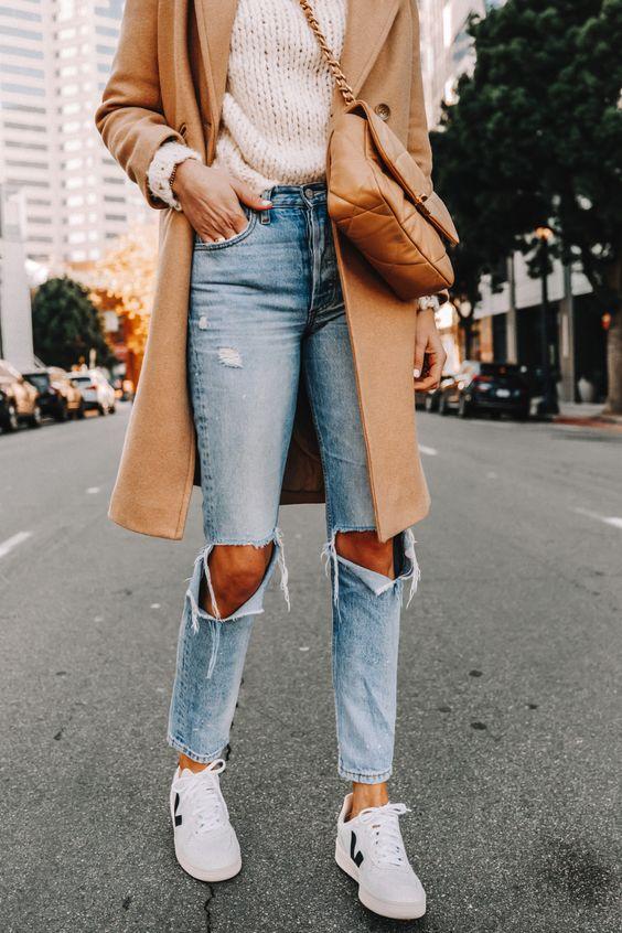 ιδέες-για-να-συνδυάσετε-το-τζιν παντελόνι-με-σκισίματα-τον-Χειμώνα 2023-