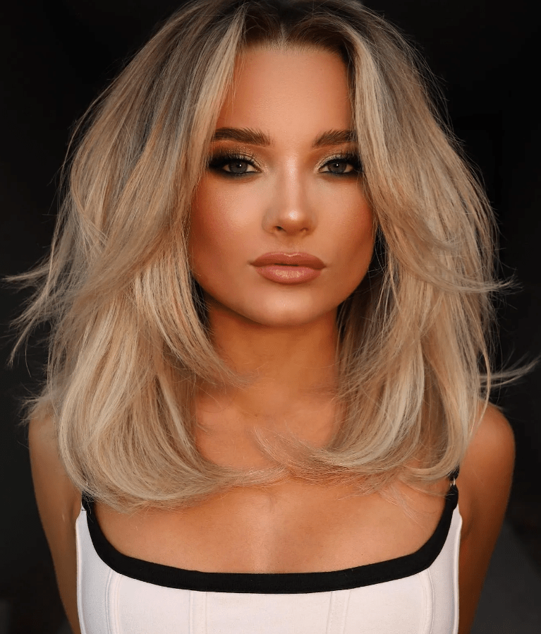 Frame cut-σε-ξανθά-μεσαίου μήκους-μαλλιά-ιδέες-