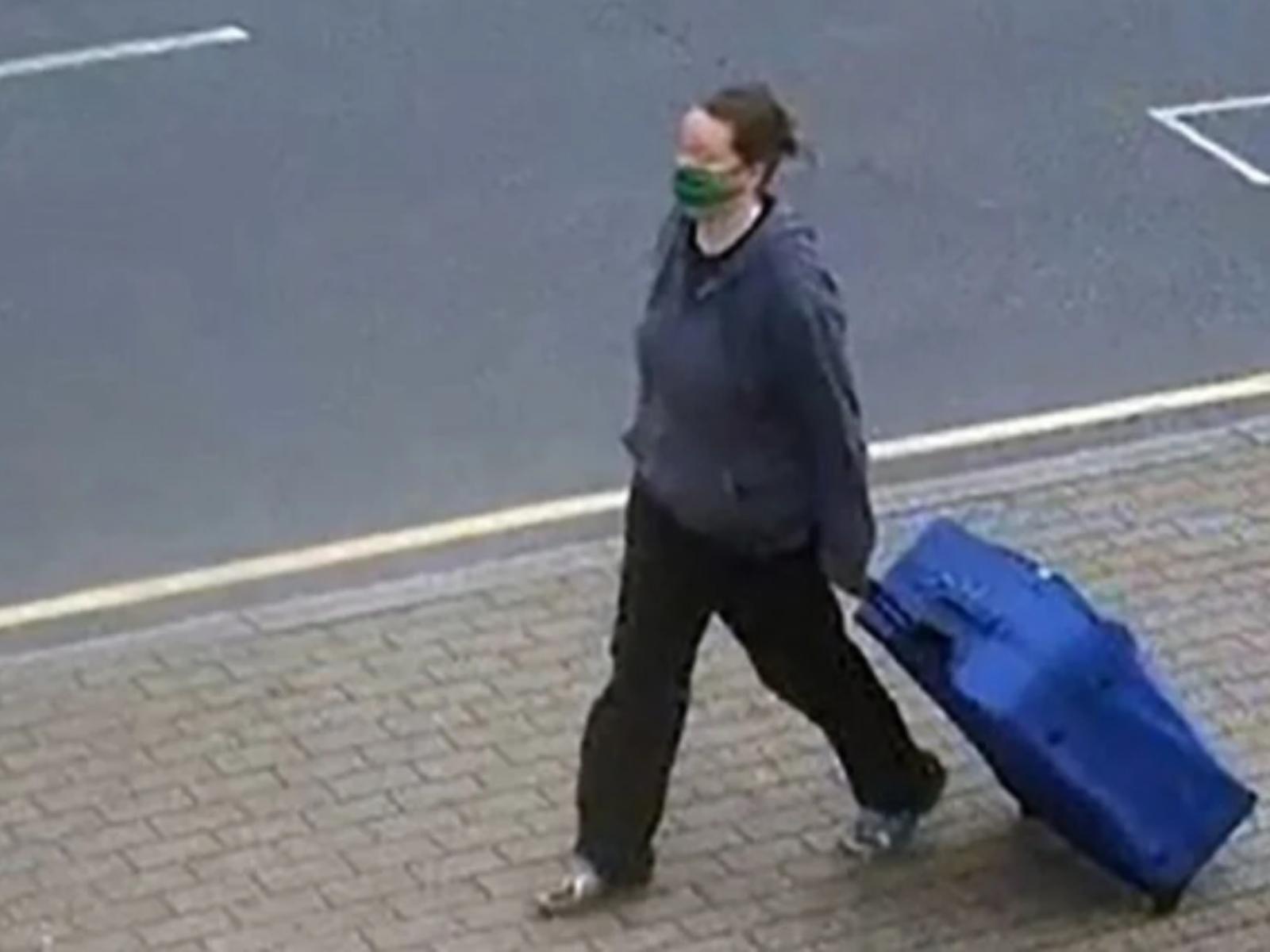 Φρίκη: Γυναίκα αποκεφάλισε τη φίλη της και περιφερόταν στους δρόμους με το πτώμα μέσα στην βαλίτσα