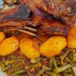 Κατσικάκι με πατάτες και μπάμιες στον φούρνο