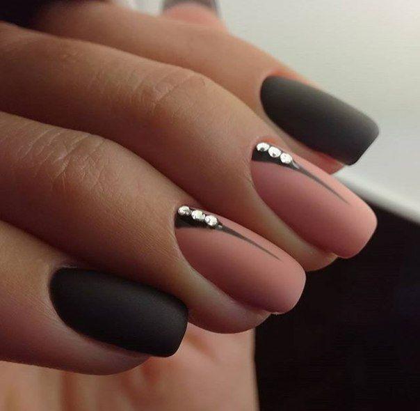 Κοντά νύχια: Οι ωραιότερες ιδέες για τον Χειμώνα του 2023