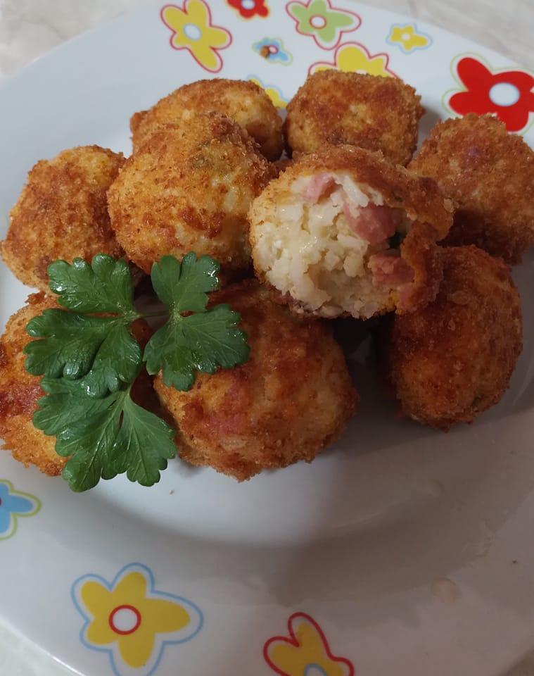 Ρυζοκροκέτες-με-το-ρύζι-που-περίσσεψε-συνταγή- Ρυζοκροκέτες-με-το-ρύζι-που-περίσσεψε-συνταγή-