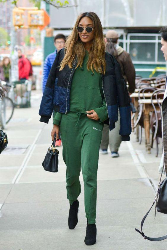 πράσινη-γυναικεία φόρμα-με-μπλε-μπουφάν-ιδέες- πράσινη-γυναικεία φόρμα-με-μπλε-μπουφάν-ιδέες-