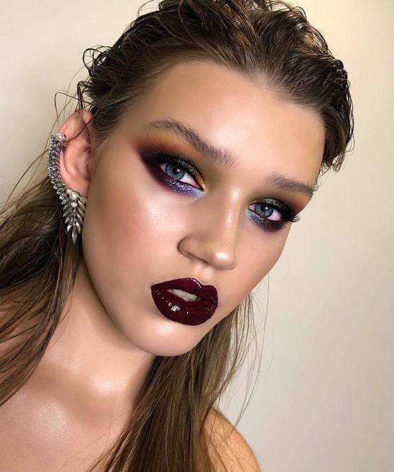 σκούρο-μοβ-lipgloss-ιδέες-για-μακιγιάζ-