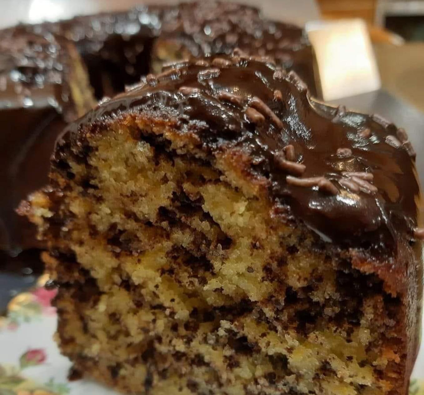 Αφράτο κέικ μυρμηγκάτο με γιαούρτι