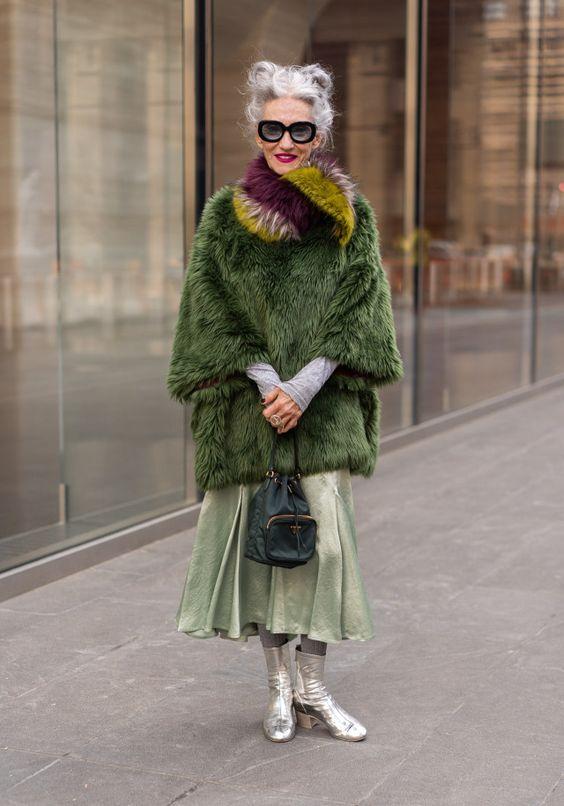 πράσινο-γούνινο-παλτό-σε-ηλικιωμένες γυναίκες-ιδέες-