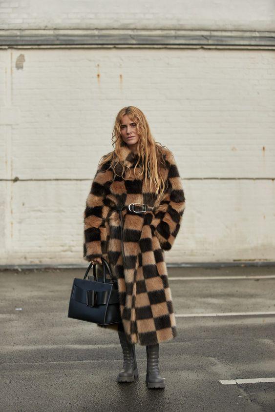 καρό-γούνινο πανωφόρι-σε-καφέ-και-μαύρο-ιδέες- καρό-γούνινο πανωφόρι-σε-καφέ-και-μαύρο-ιδέες-