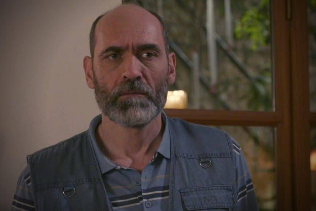 Παγιδευμένοι: Αυτός βρίσκει και θάβει το πτώμα του Κοσμά