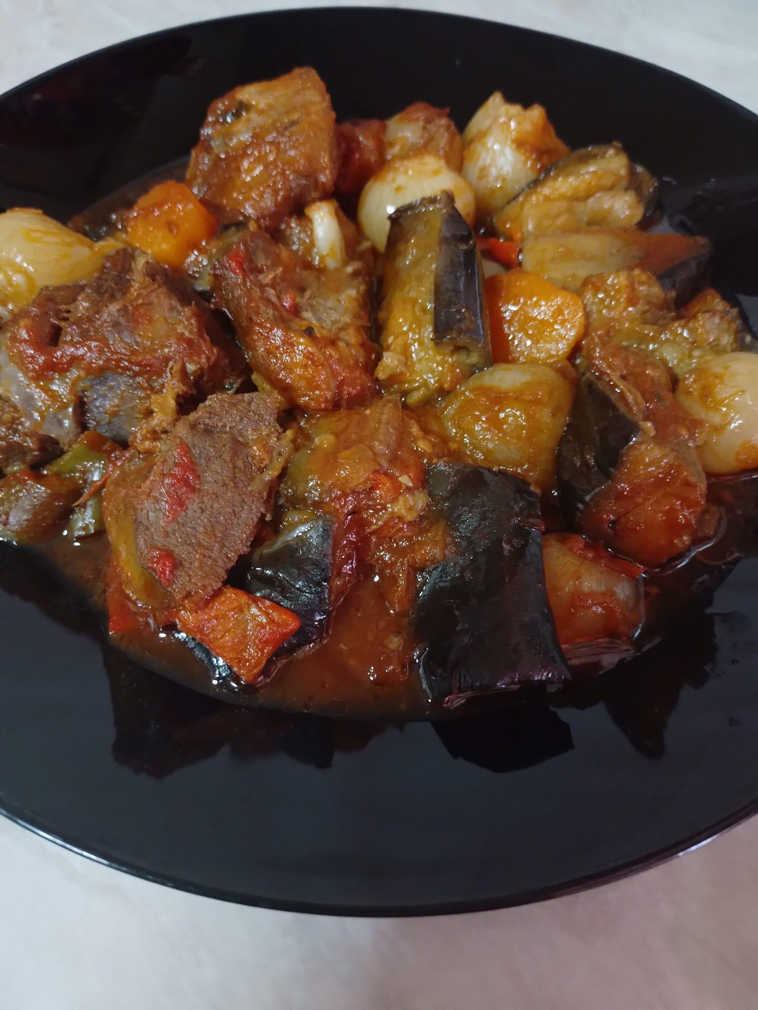 αγριογούρουνο-με-μελιτζάνες-συνταγή-