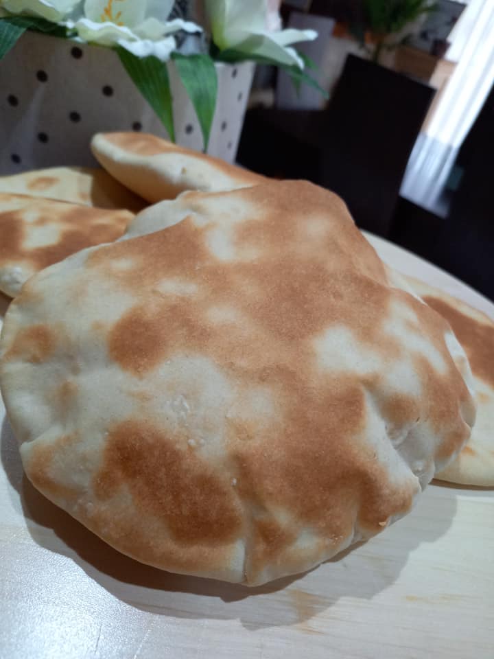 αραβικές πίτες-με-γύρο-κοτόπουλο-συνταγή-