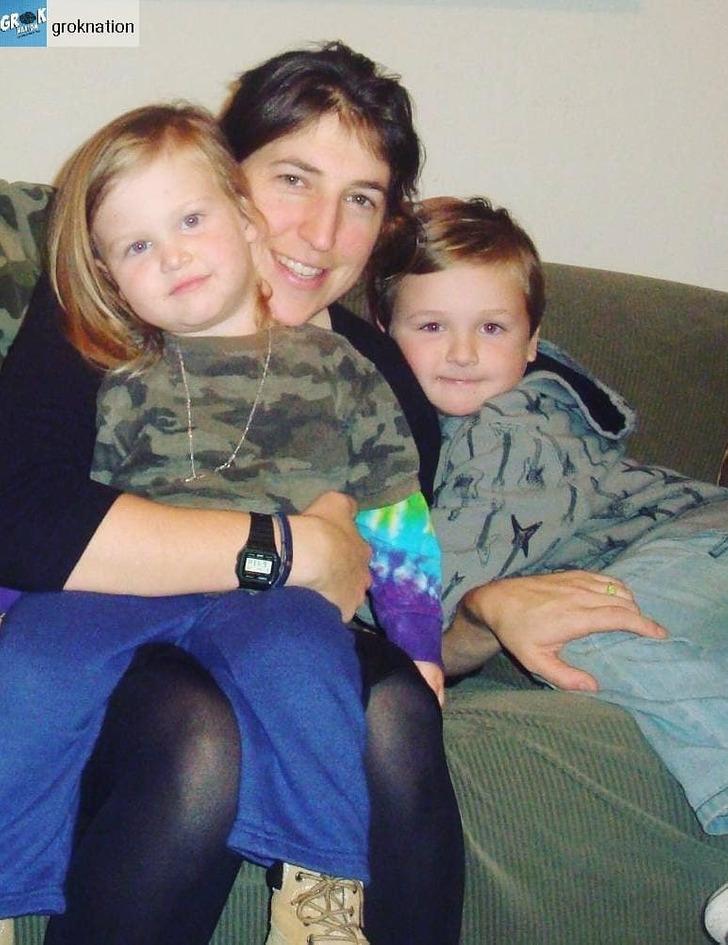 Mayim Bialik-οι-τρόποι-που-μεγαλώνει-τα-παιδιά-της-