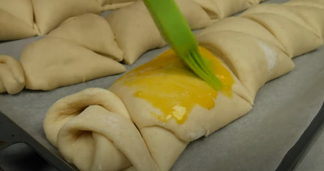 Εύκολα -τρίγωνα -ψωμάκια -για- το -ταπεράκι- του- σχολείου- Εύκολα -τρίγωνα -ψωμάκια -για- το -ταπεράκι- του- σχολείου-