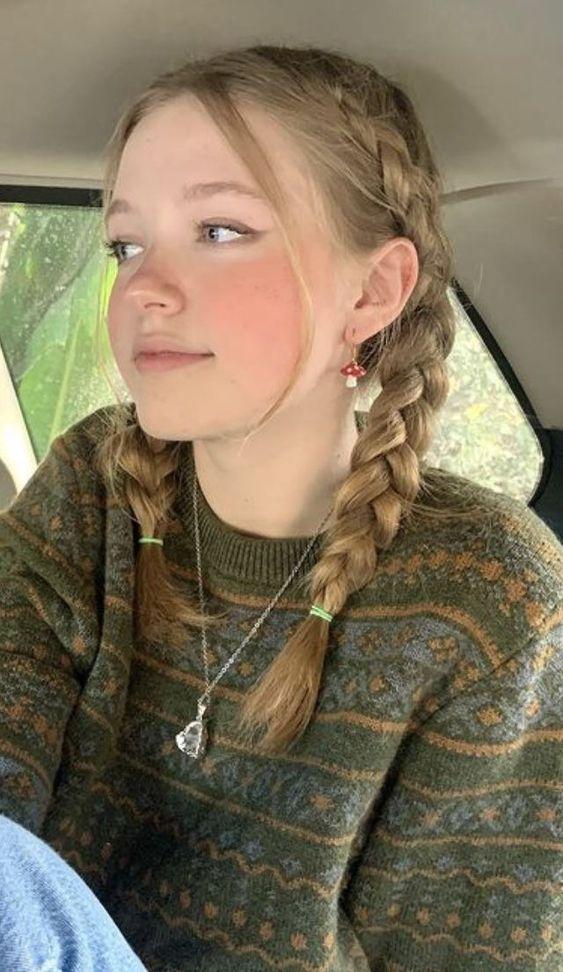 δύο-πλεξούδες-στην-παρέλαση-28η Οκτωβρίου-ιδέες- δύο-πλεξούδες-στην-παρέλαση-28η Οκτωβρίου-ιδέες-