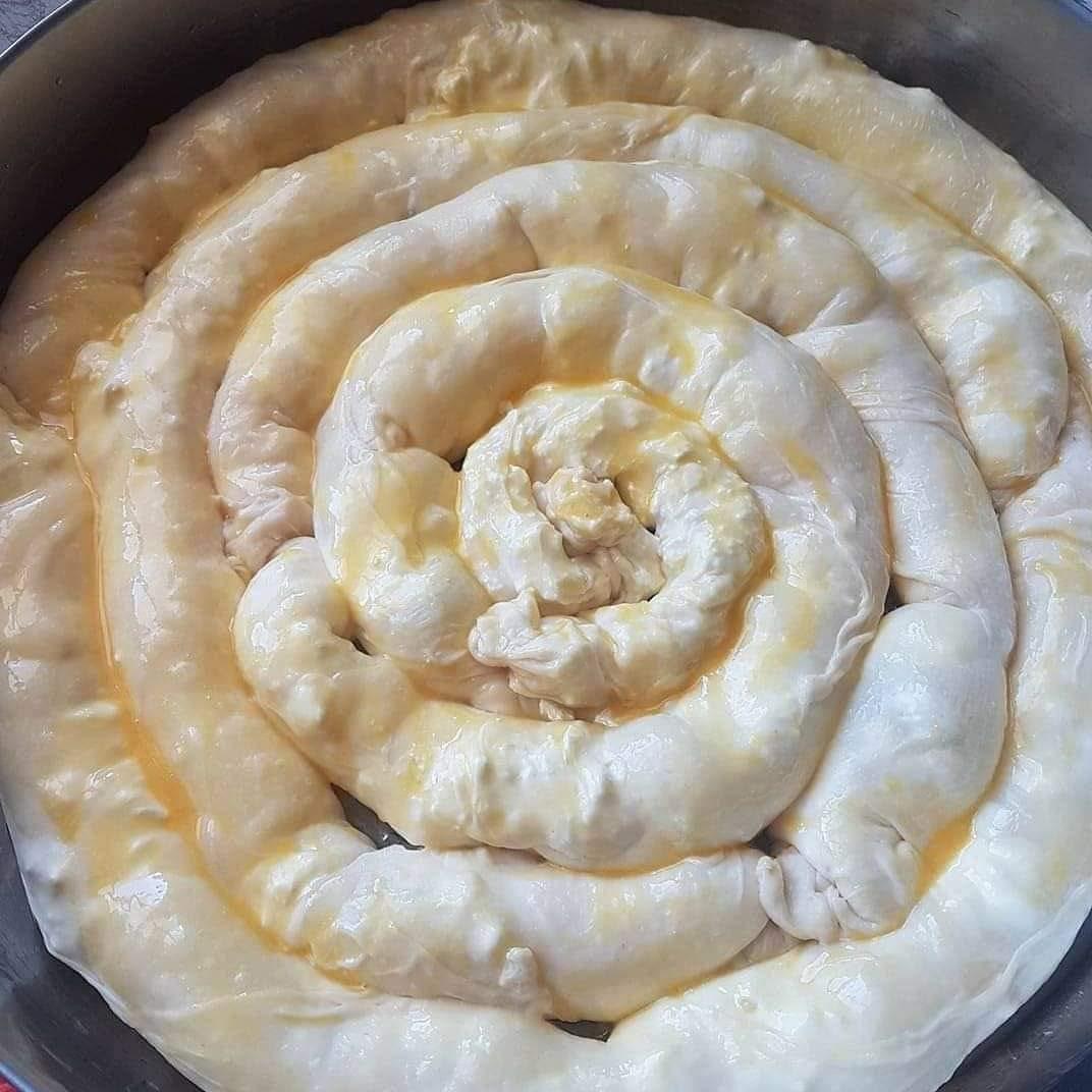 συνταγή-για-τραβηχτή-τυρόπιτα-