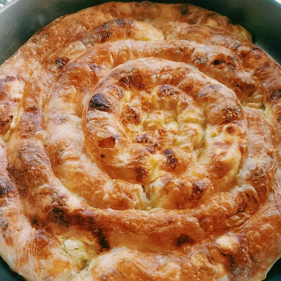 συνταγή-για-τραβηχτή-τυρόπιτα-