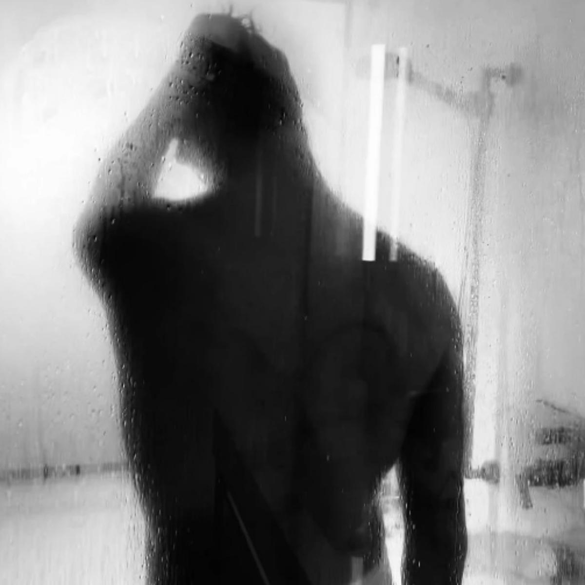 GNTM:Ο Γιώργος Καράβας ανέβασε φωτογραφία μέσα στο μπάνιο και παράλυσε το instagram