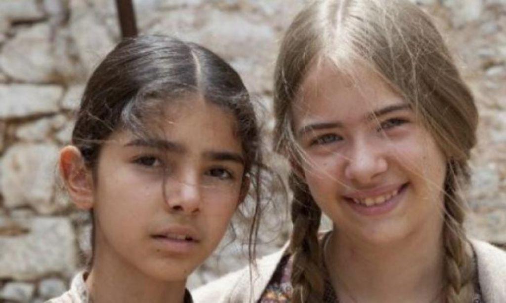 Η Γη της ελιάς : Η Βασιλική με την αδερφή της μοιάζουν σαν δυο σταγόνες νερό