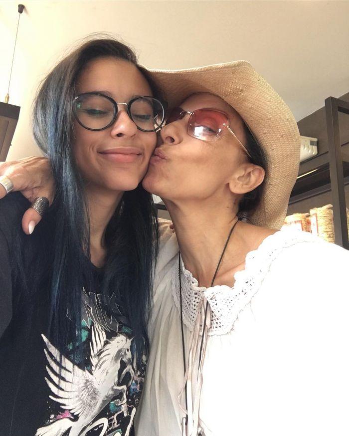 Ματθίλδη Μαγγίρα : Έγινε πλατινέ ξανθιά – Τι αλλαγή έκανε η 18χρονη κόρη της