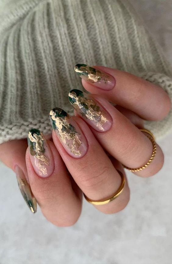 πράσινα νύχια-με-χρυσά φύλλα-ιδέες- πράσινα νύχια-με-χρυσά φύλλα-ιδέες-