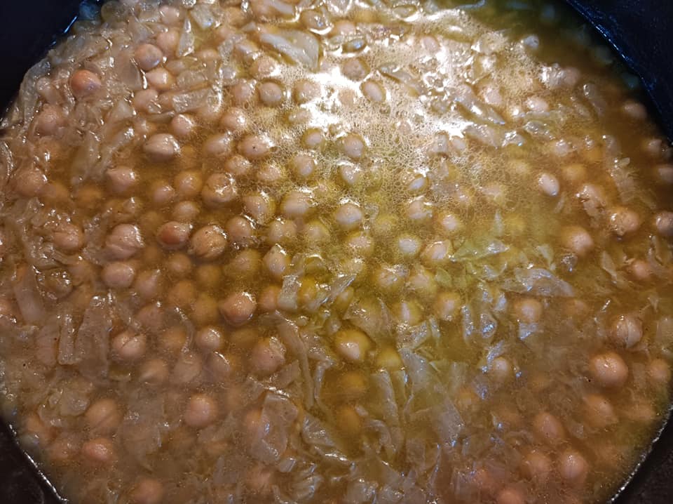 ρεβίθια-με-λάχανο-λεμονάτα-συνταγή-