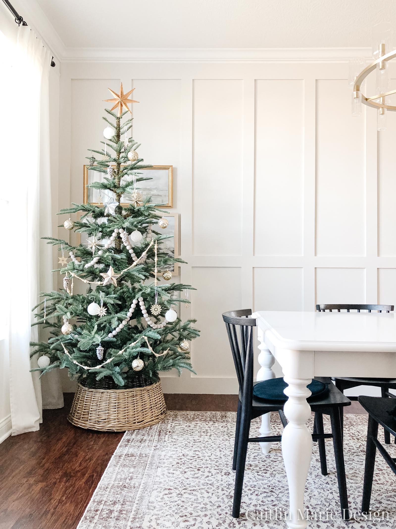 minimal χριστουγεννιάτικο δέντρο-τάσεις-Χριστούγεννα 2022-ιδέες-